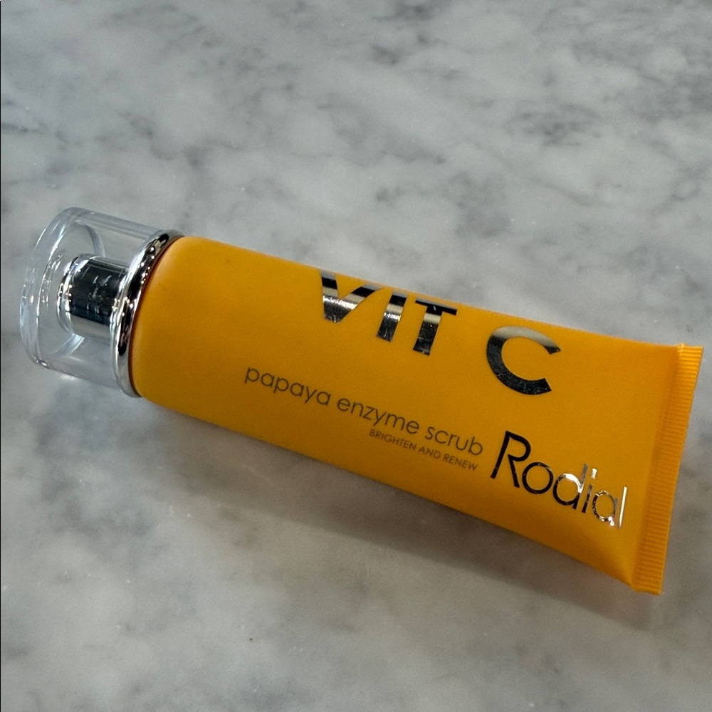 Rodial Vitamin C Papaya Enzyme Scrub in Vibrant Yellow